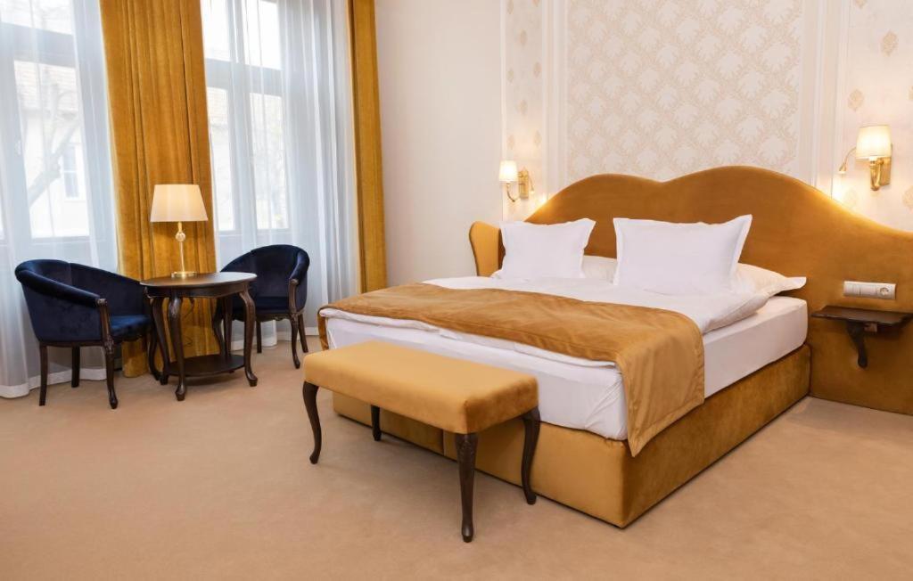 Boutique Hotel Gaia Kecskemét Exterior foto
